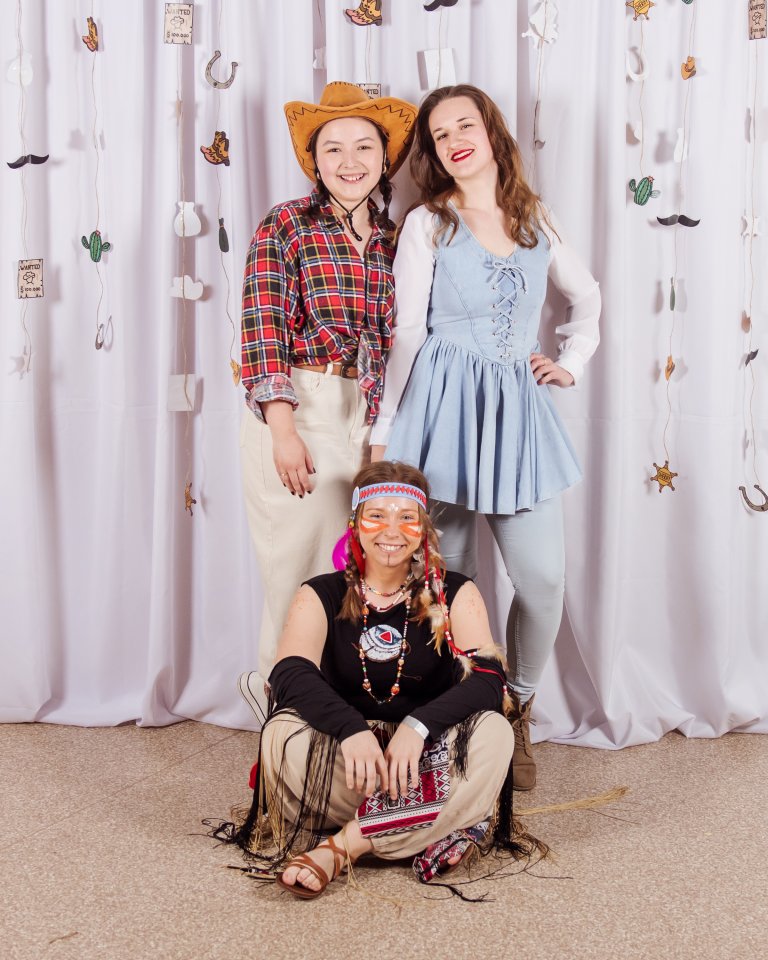 UpeCe western-6.jpg